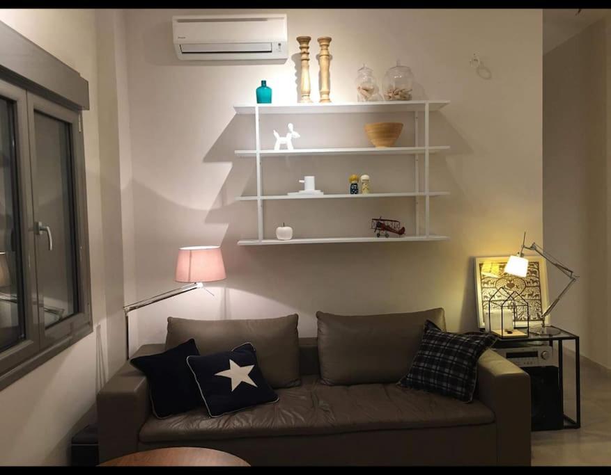 Nikaia Metro House Apartment