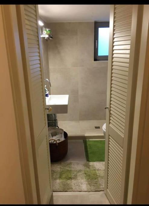 Nikaia Metro House Apartment